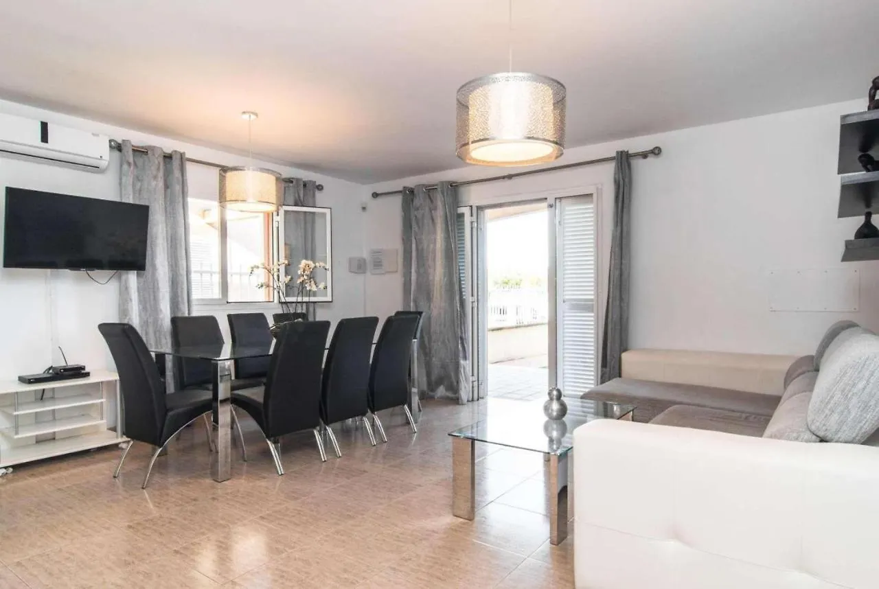 Estrella Bahia Villa Port de Alcudia  İspanya